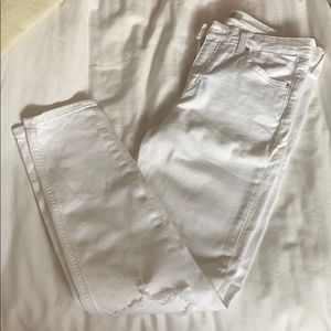 Topshop // Jamie jeans with knee rips